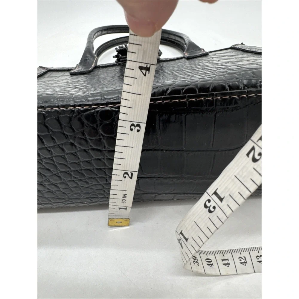 Vintage LIZ CLAIBORNE Black crocodile-embossed faux leather‎ handbag W/ Bow